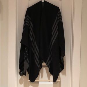 BB DAKOTA Reversible Cape